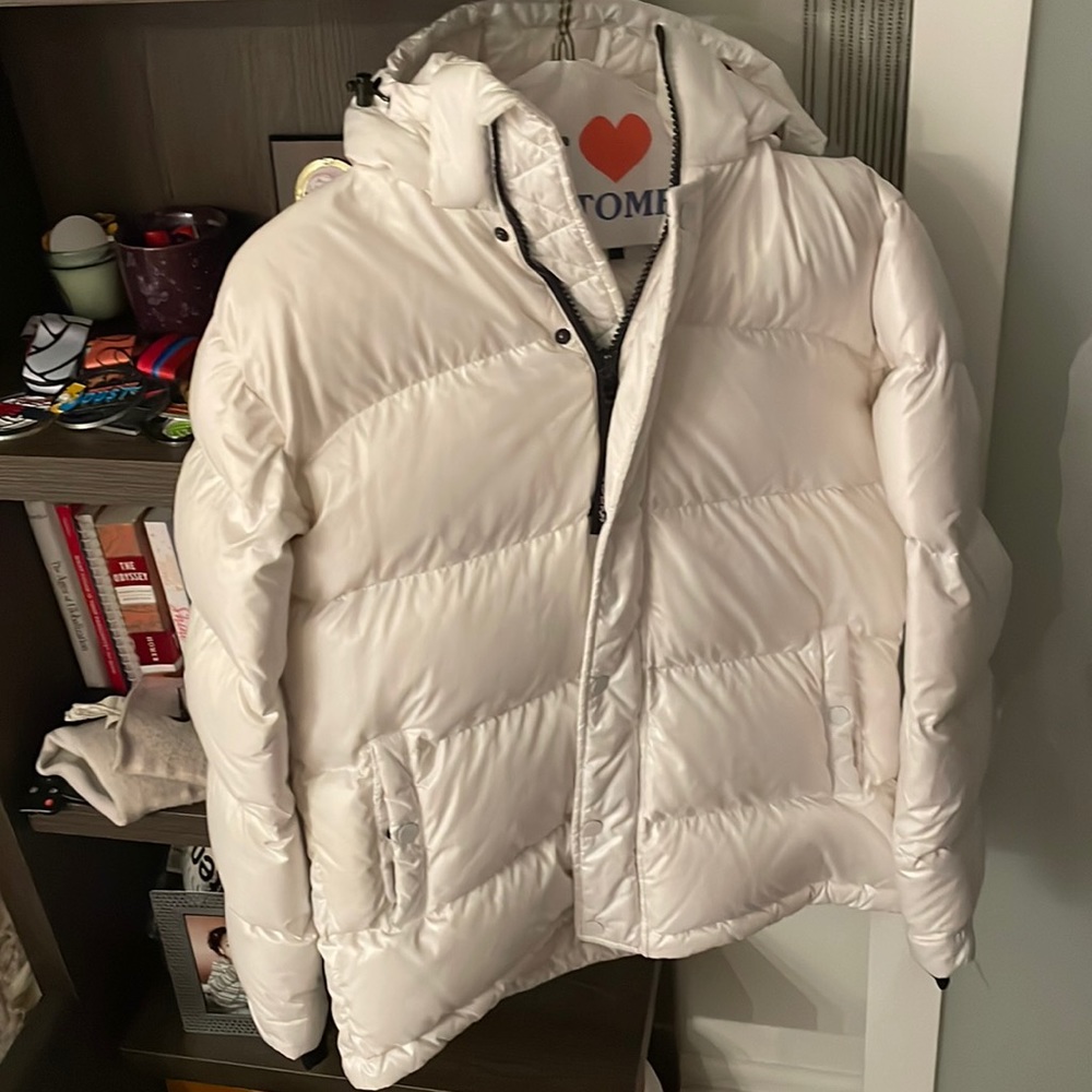 ARITZIA SUPER PUFF WHITE SIZE SMALL